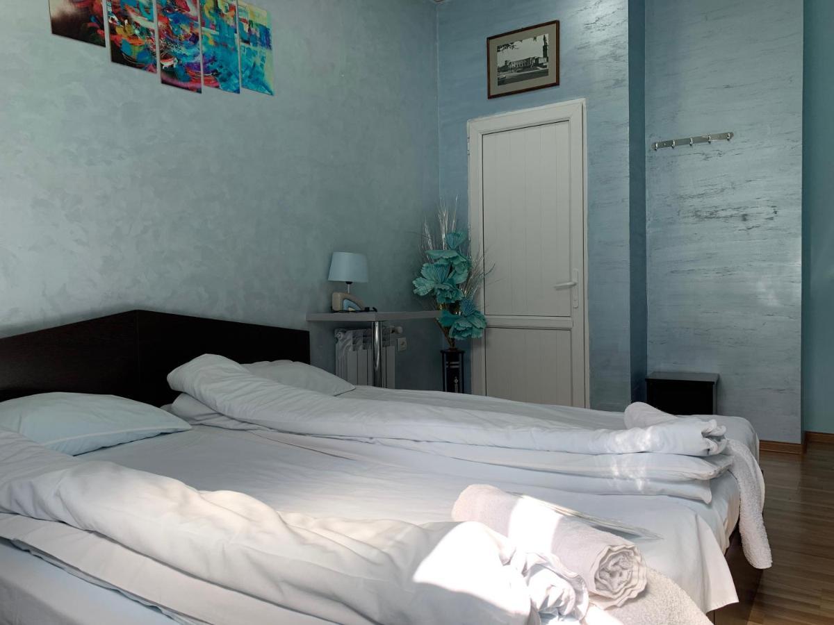 Domino Yerevan Hostel And Hotel Exteriör bild