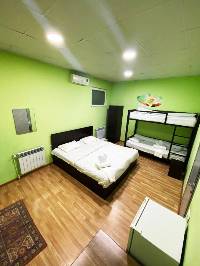 Domino Yerevan Hostel And Hotel Exteriör bild